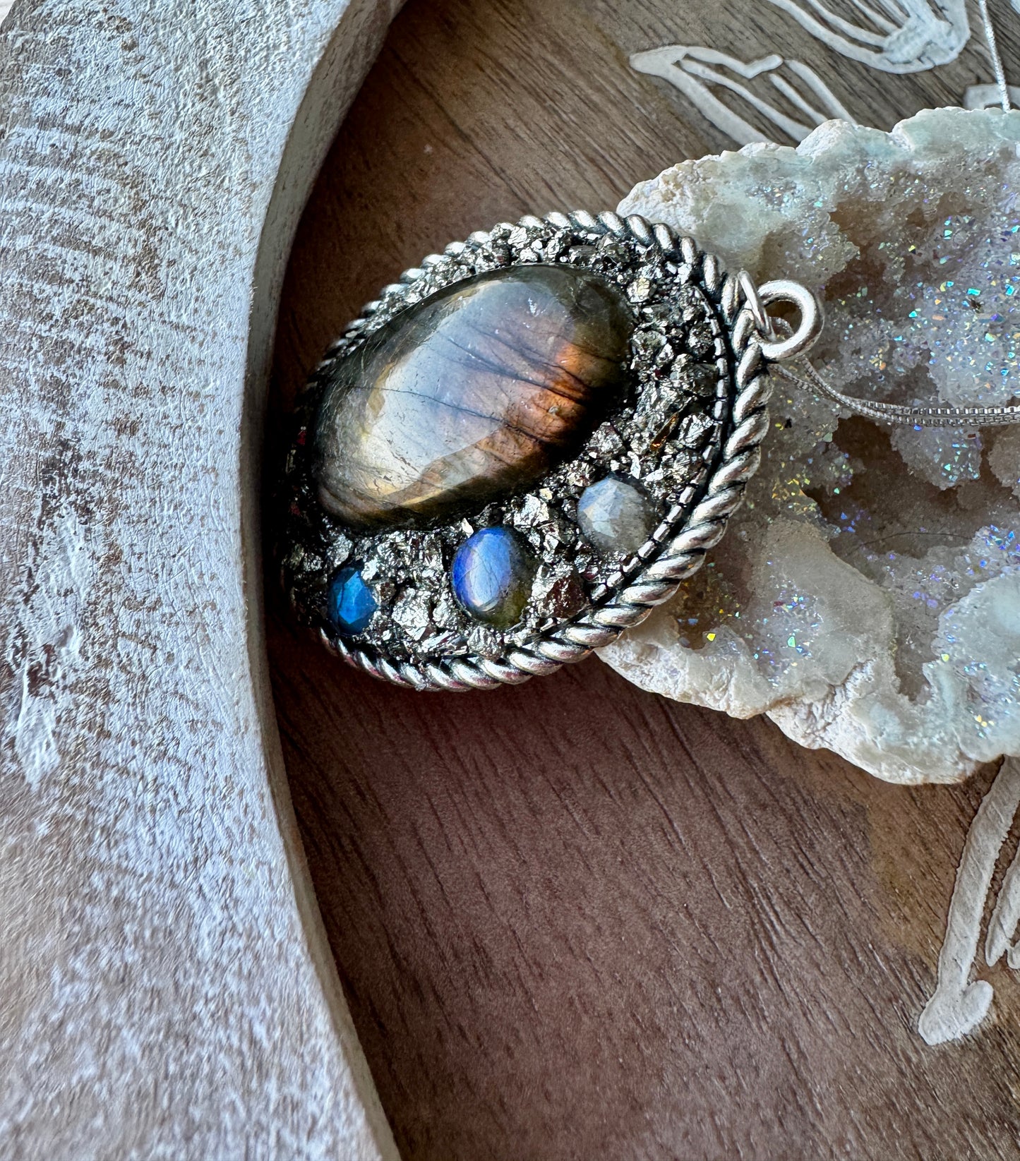 Phases Labradorite Necklace